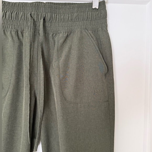 Albion Destination Jogger size for Small - Picture 11 of 12